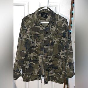 Love Tree Camouflage Utility Jacket - Green Camo